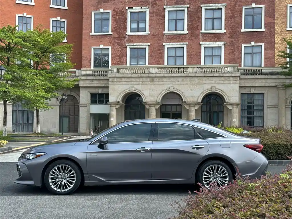 Toyota Avalon 2019 — фото 13