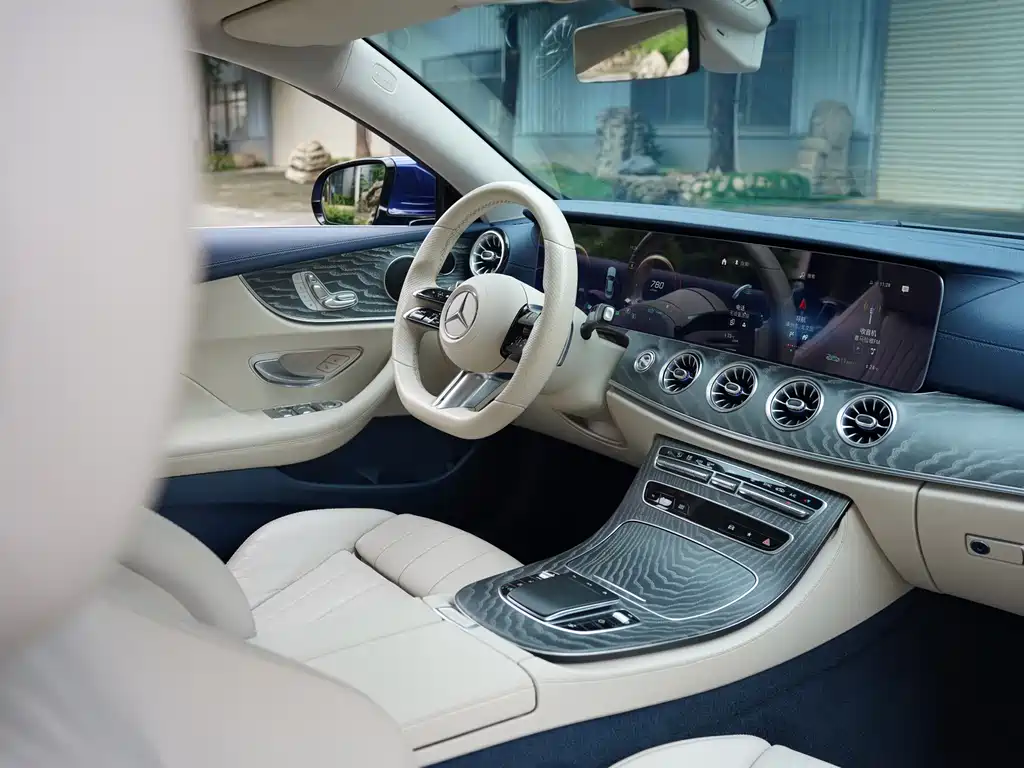 Mercedes-Benz E-Class 2021 — фото 19