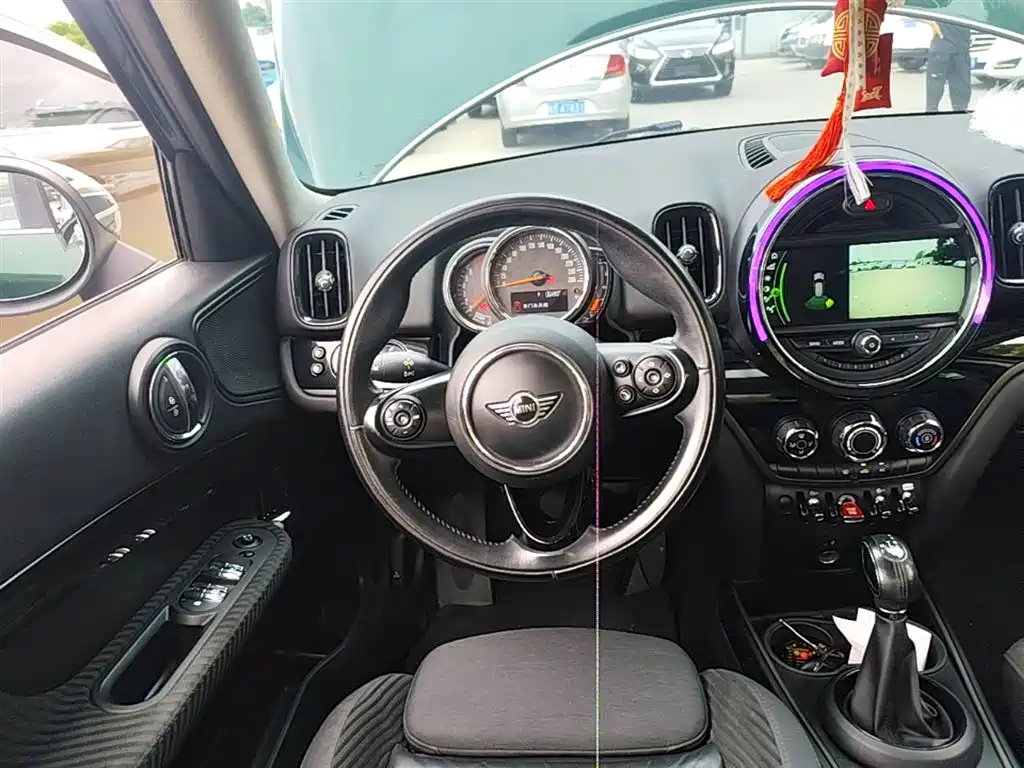 MINI Countryman 2019 — фото 11