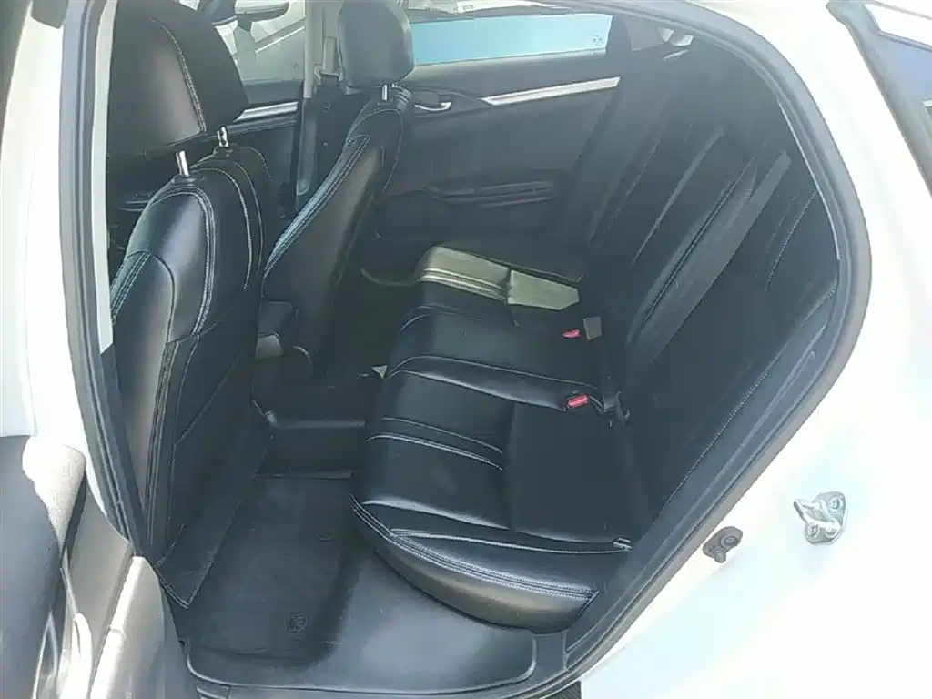 Honda Civic 2021 — фото 17