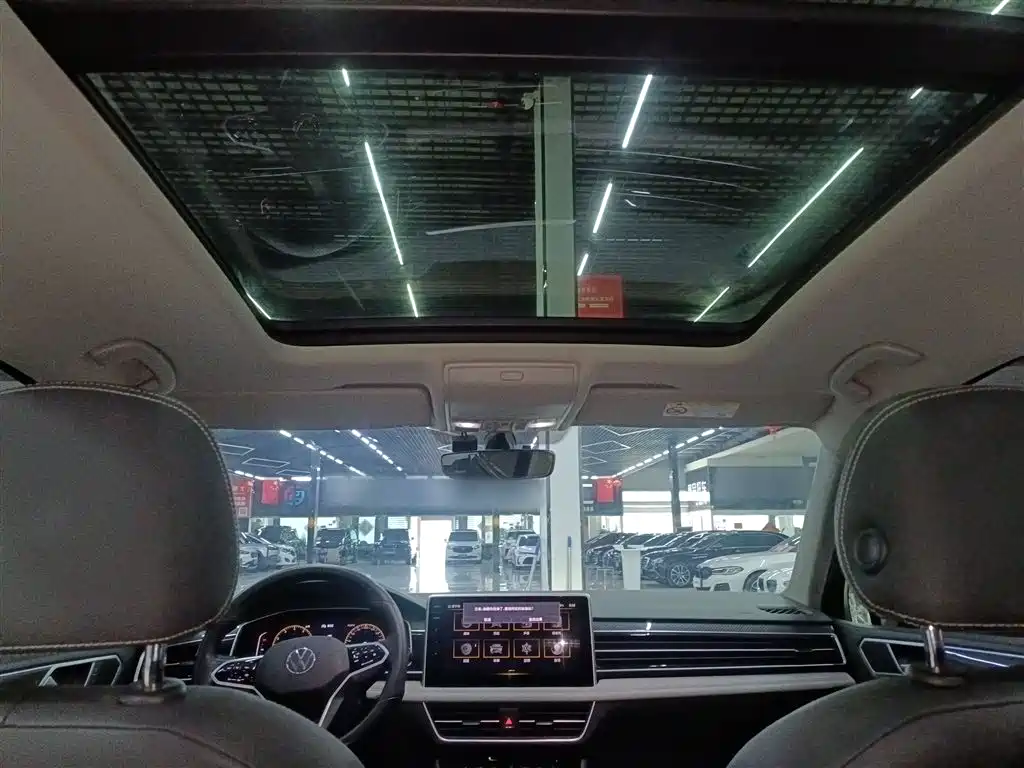 Volkswagen Tiguan L 2022 — фото 18