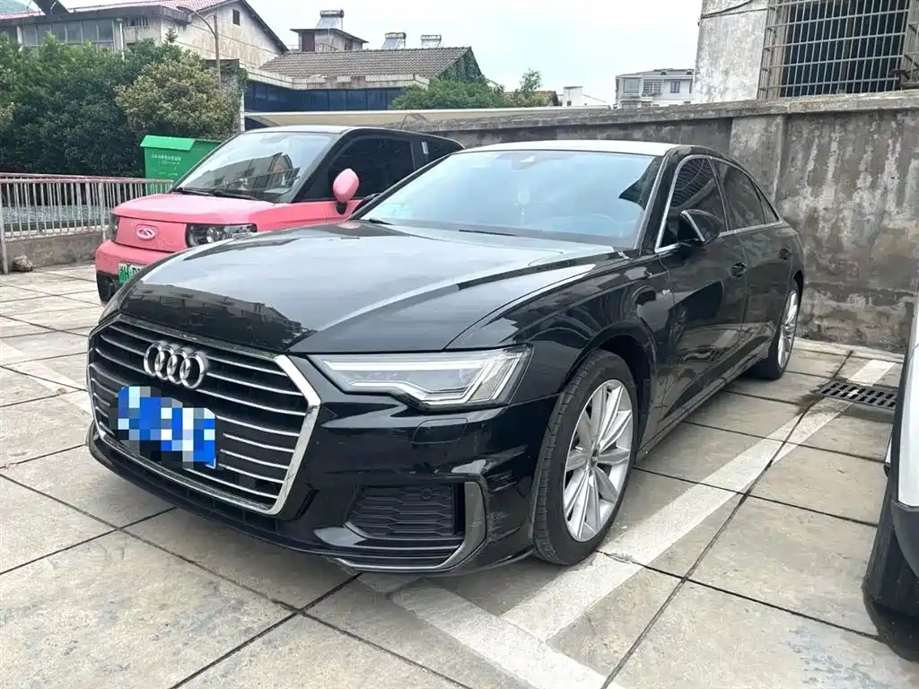 Audi A6L 2022 — фото 1