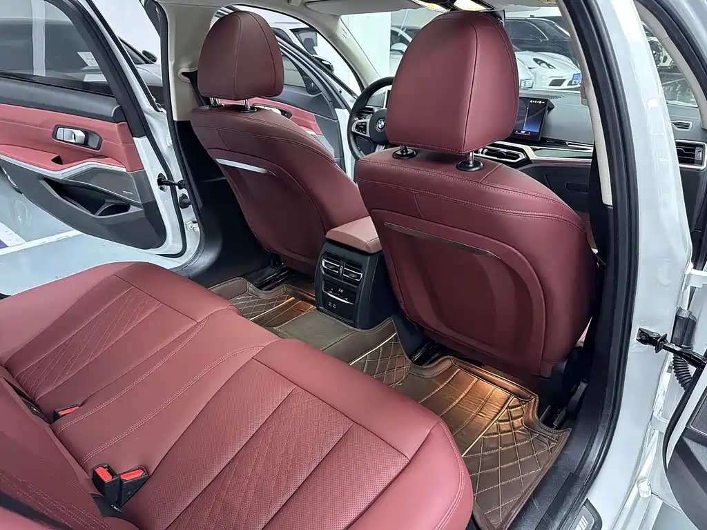 BMW 3 Series 2023 — фото 13
