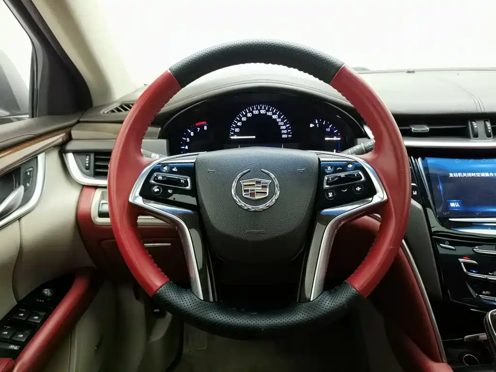 Cadillac XTS 2013 — фото 11
