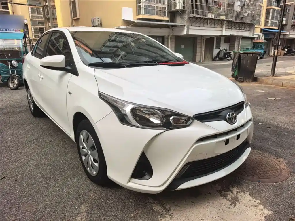 Toyota Yaris L 2018 — фото 4