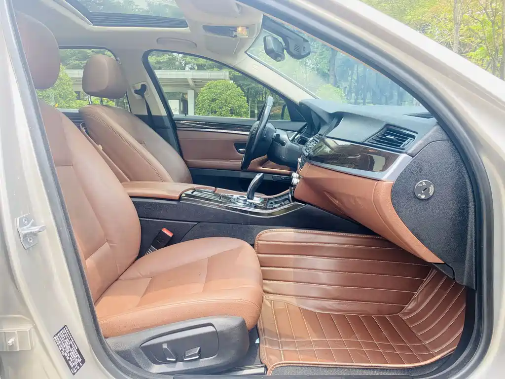 BMW 5 Series 2014 — фото 14