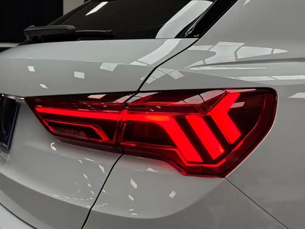 Audi Q3 2022 — фото 20