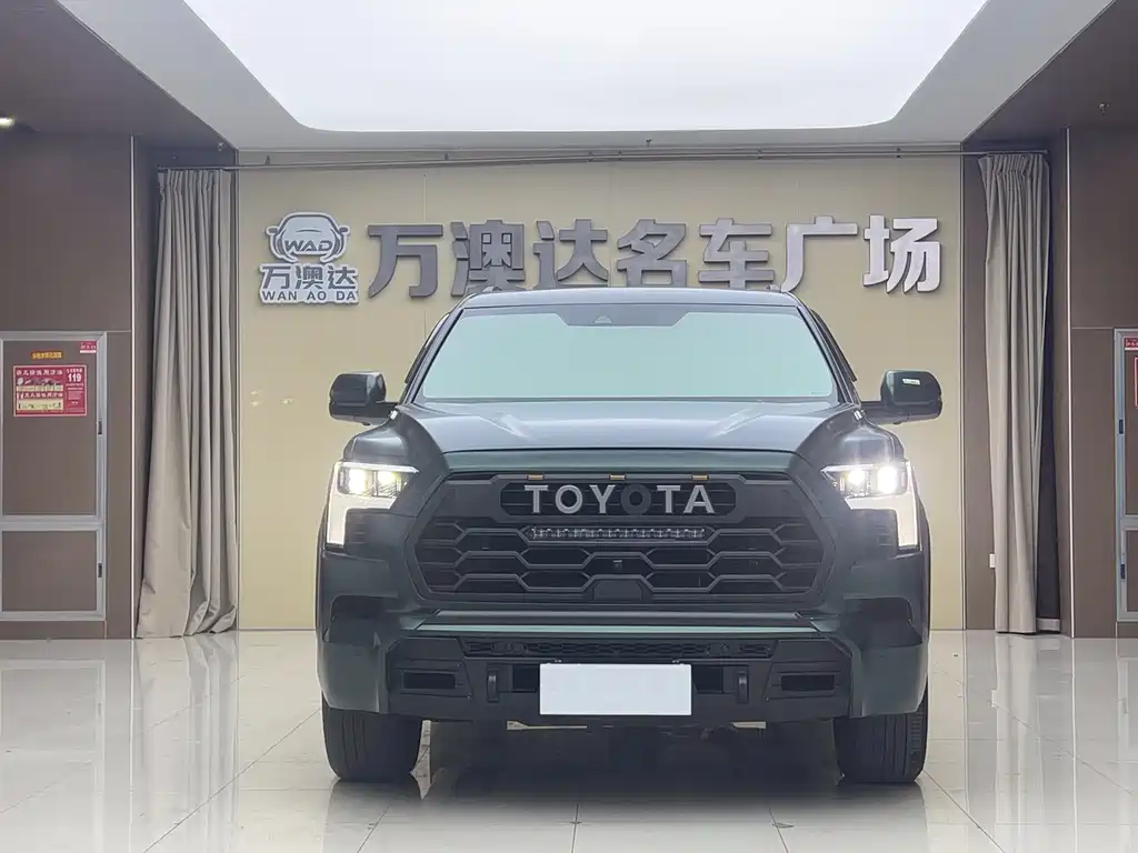 Toyota Sequoia 2024 — фото 2
