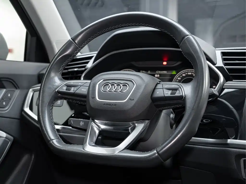 Audi Q3 2023 — фото 18