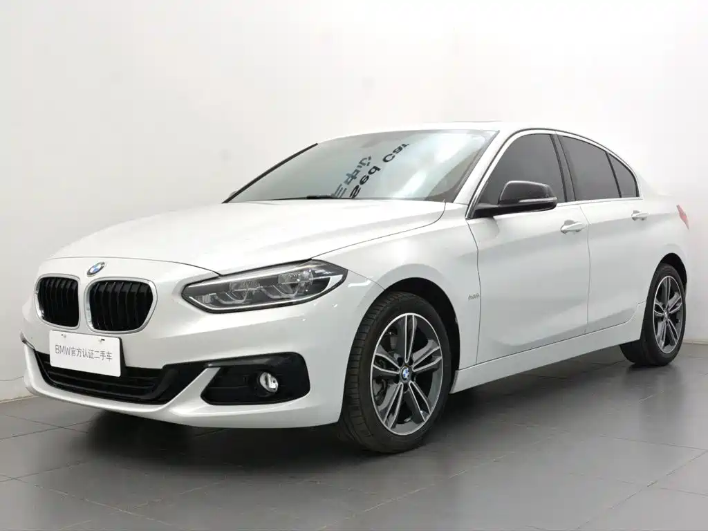 BMW 1 Series 2018 — фото 14