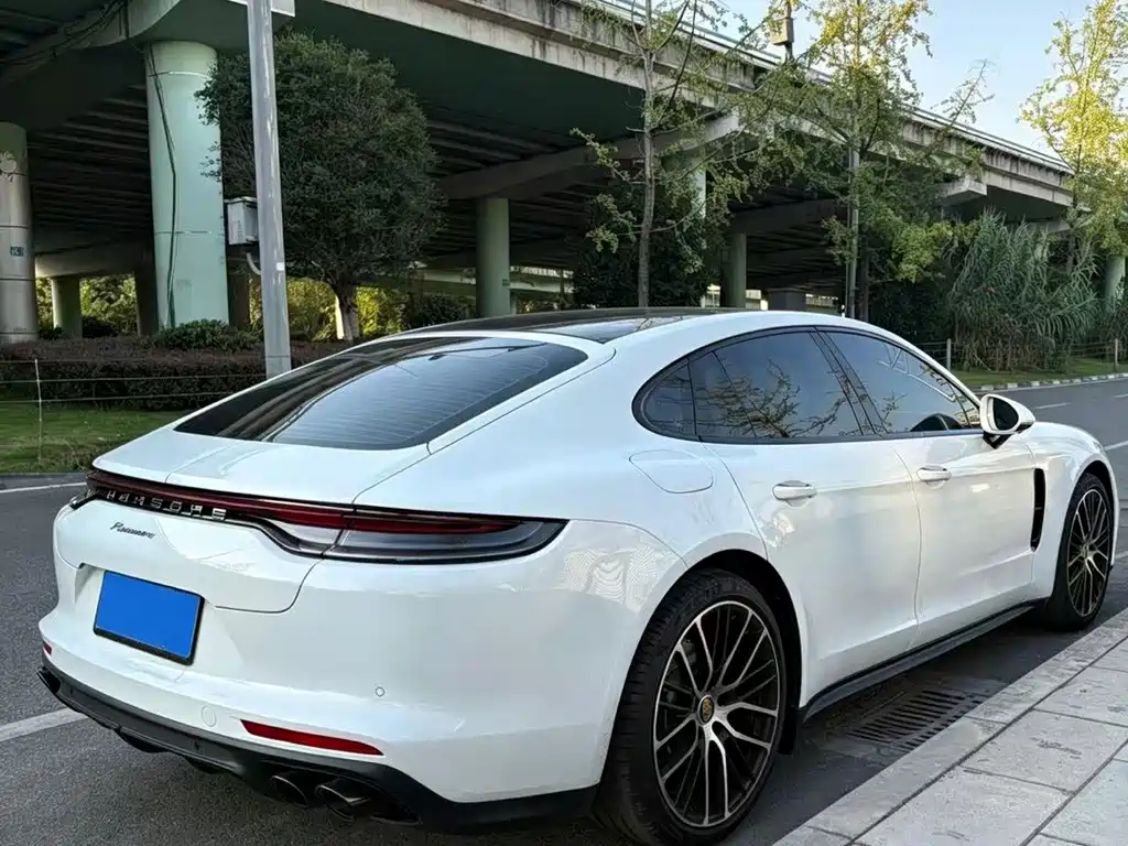 Porsche Panamera 2023 — фото 4