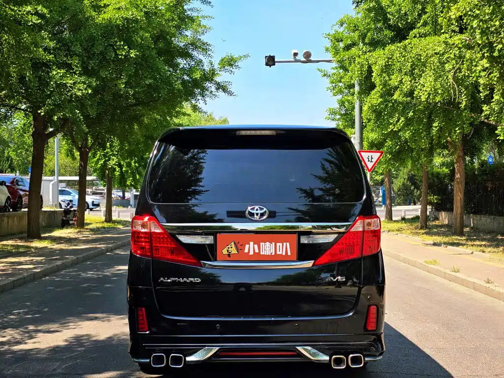 Toyota Alphard 2014 — фото 8