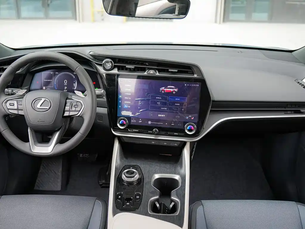 Lexus RZ 2023 — фото 16