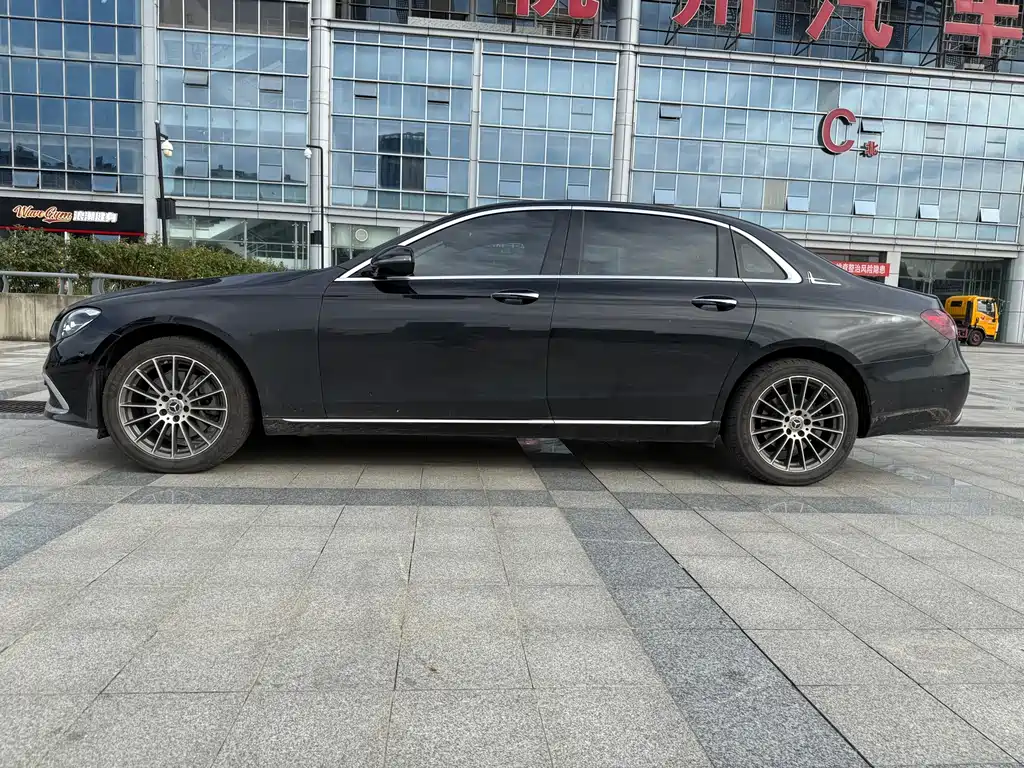 Mercedes-Benz E-Class 2022