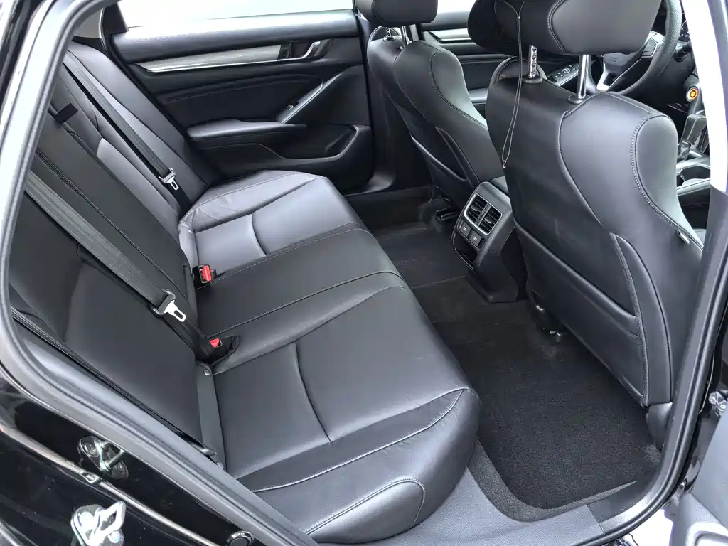 Honda Accord 2023 — фото 15