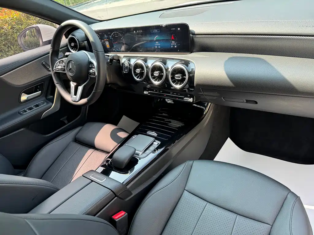 Mercedes-Benz A-Class 2023 — фото 22