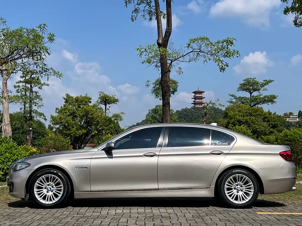 BMW 5 Series 2015 — фото 4