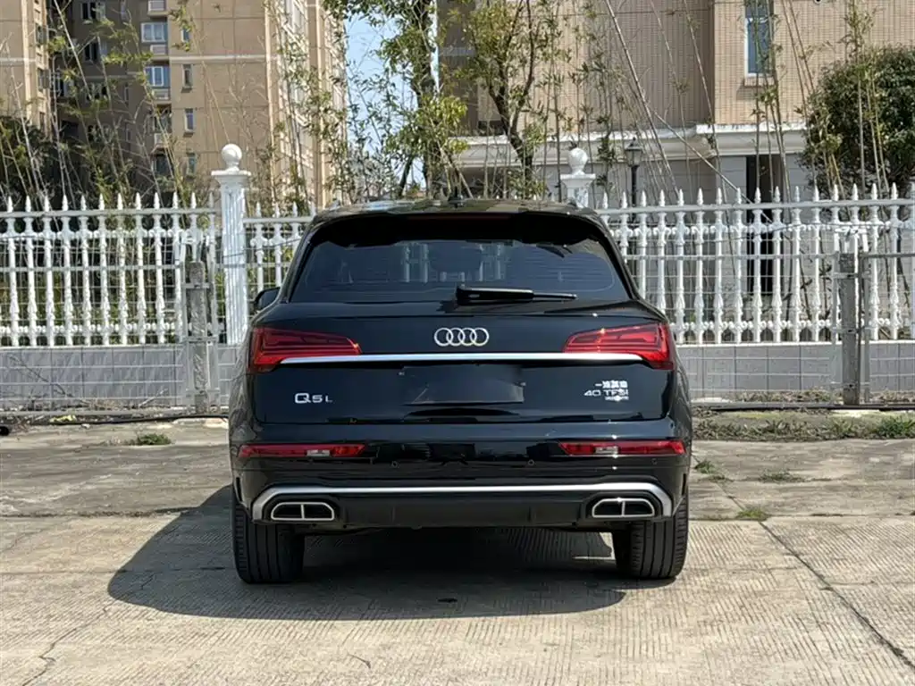 Audi Q5L 2022 — фото 6