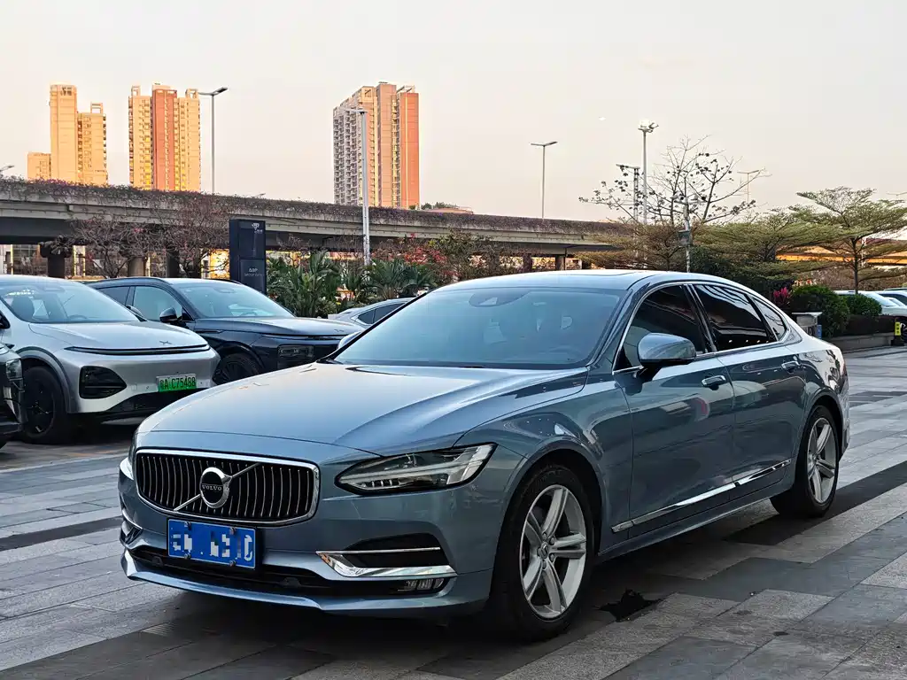 Volvo S90 2018 — фото 1
