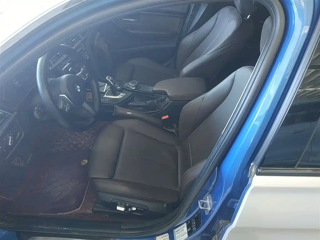 BMW 3 Series 2019 — фото 15