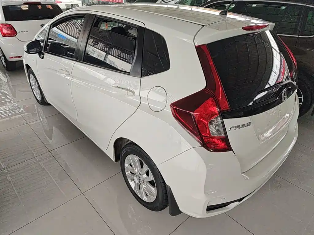 Honda Fit 2018 — фото 5