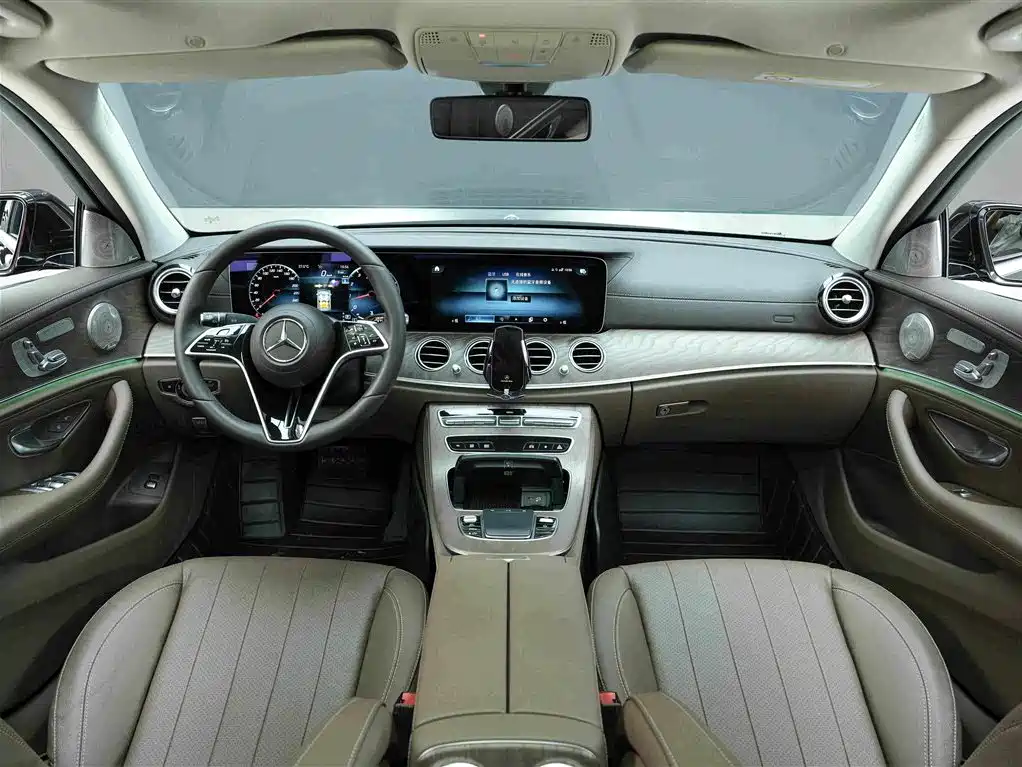 Mercedes-Benz E-Class 2023 — фото 6