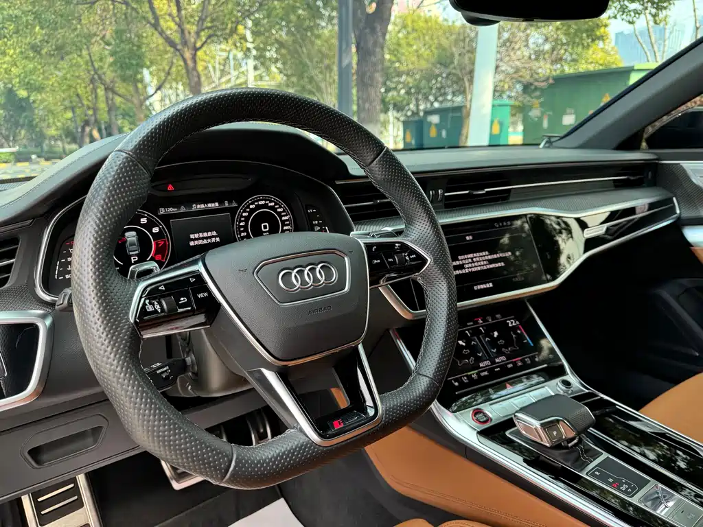 Audi RS 7 2023 — фото 7