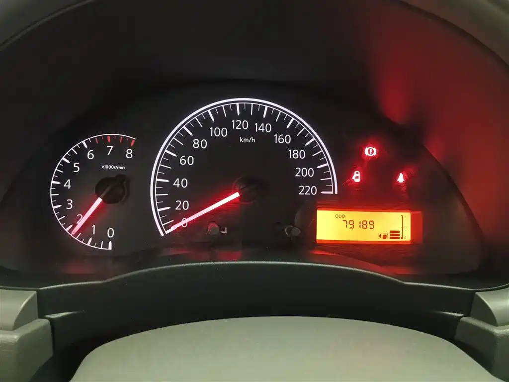 Nissan Sunny 2014 — фото 12