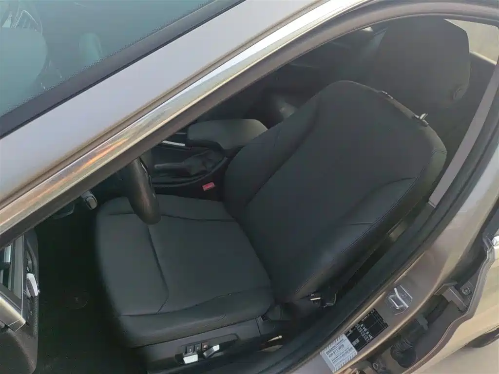 BMW 3 Series 2017 — фото 11