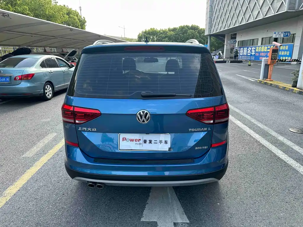 Volkswagen Touran 2019 — фото 15