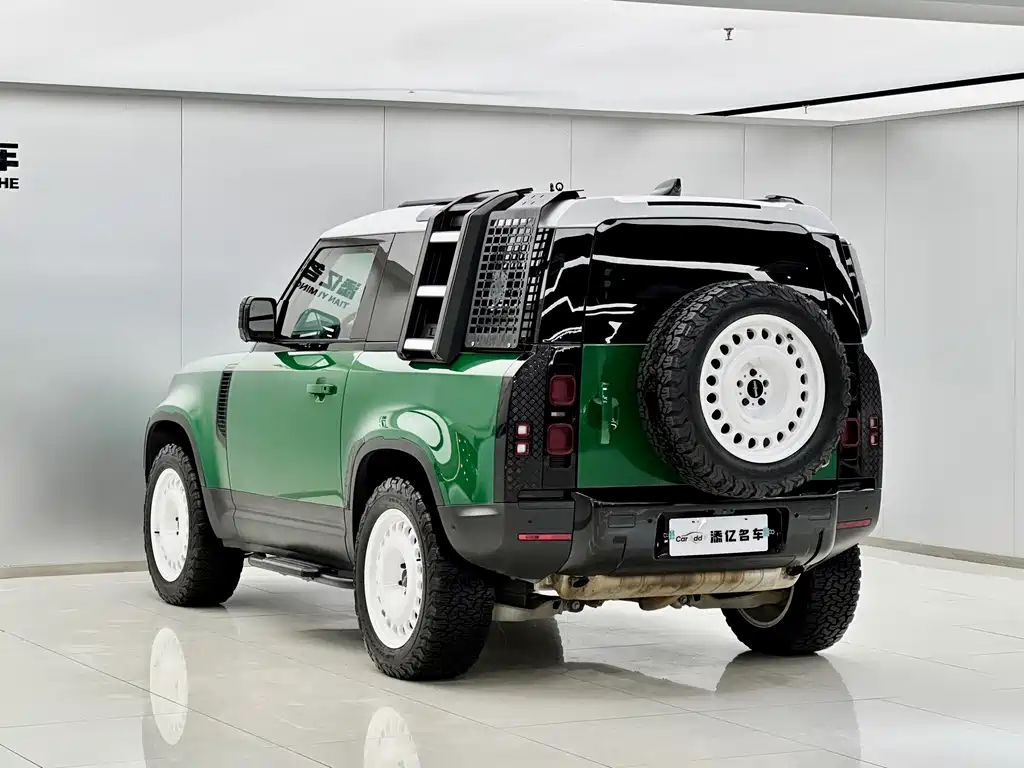 Land Rover Defender 2023 — фото 5