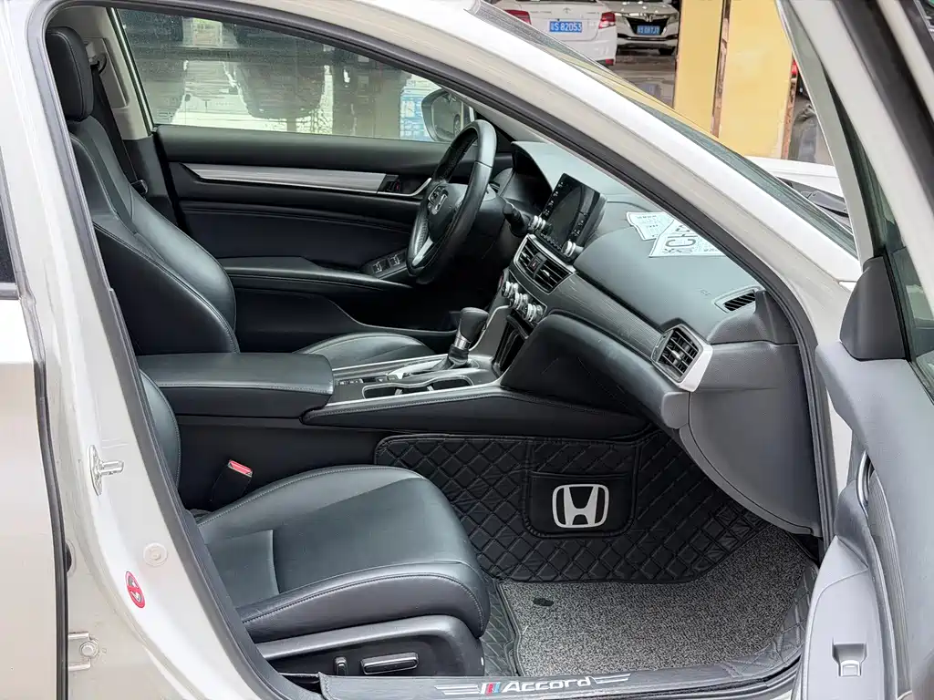 Honda Accord 2019 — фото 9