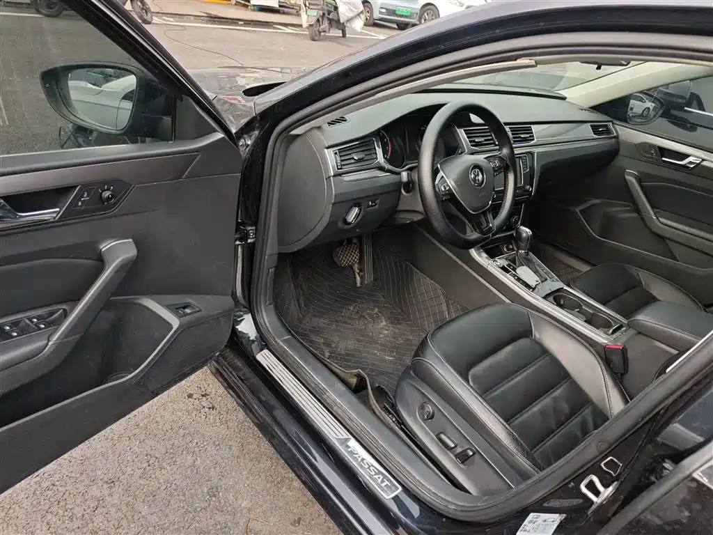 Volkswagen Passat 2018 — фото 13