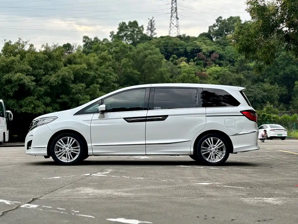 Honda Elysion 2017 — фото 15