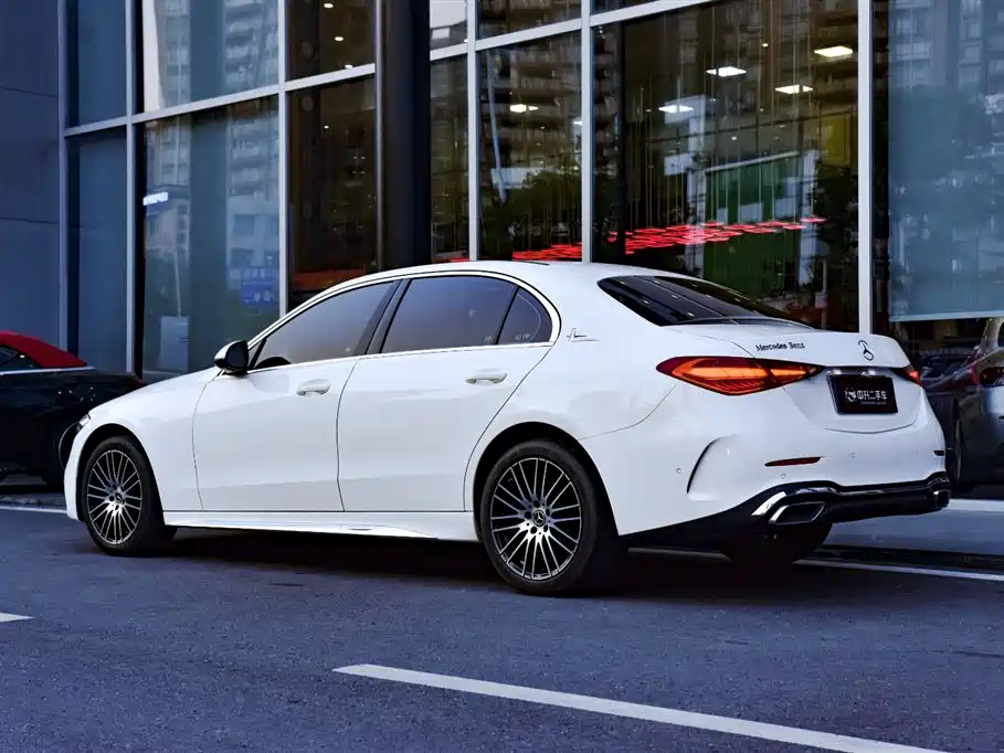 Mercedes-Benz C-Class 2023 — фото 4