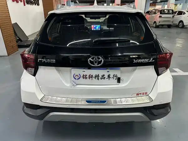 Toyota Yaris L 2022
