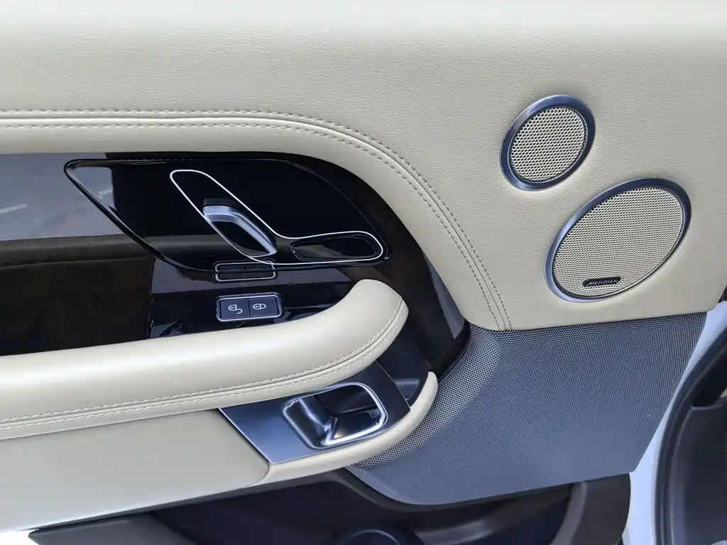 Land Rover Range Rover 2020 — фото 15