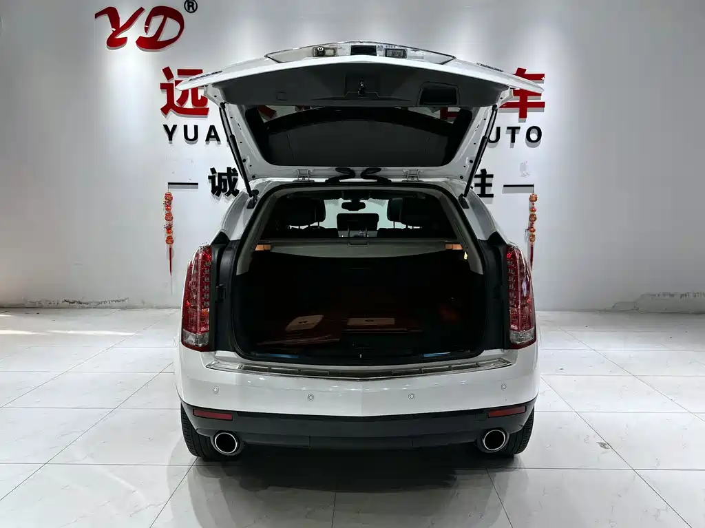 Cadillac SRX 2016 — фото 19
