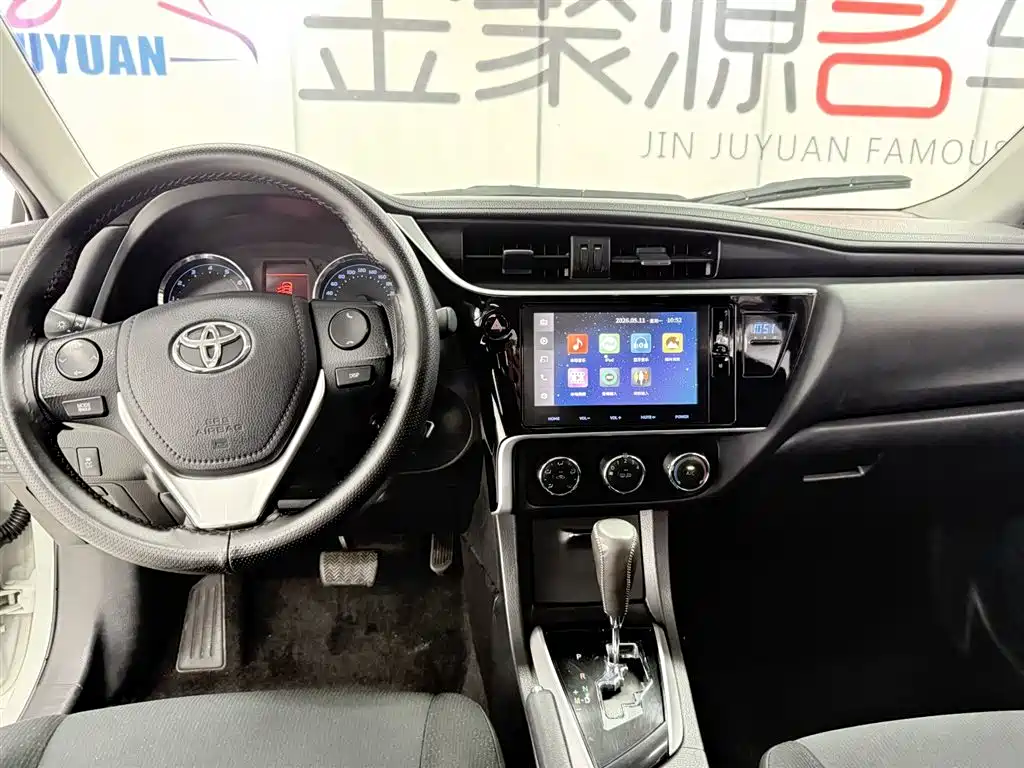 Toyota Corolla 2018 — фото 12