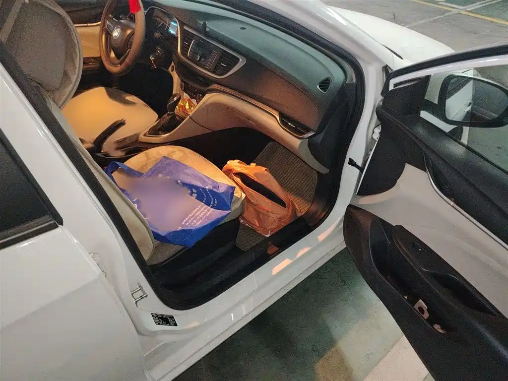 Buick Excelle 2015 — фото 20