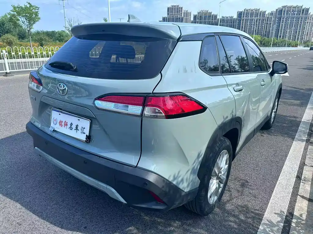 Toyota Corolla Cross 2023 — фото 10