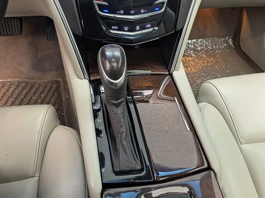 Cadillac XTS 2017 — фото 13