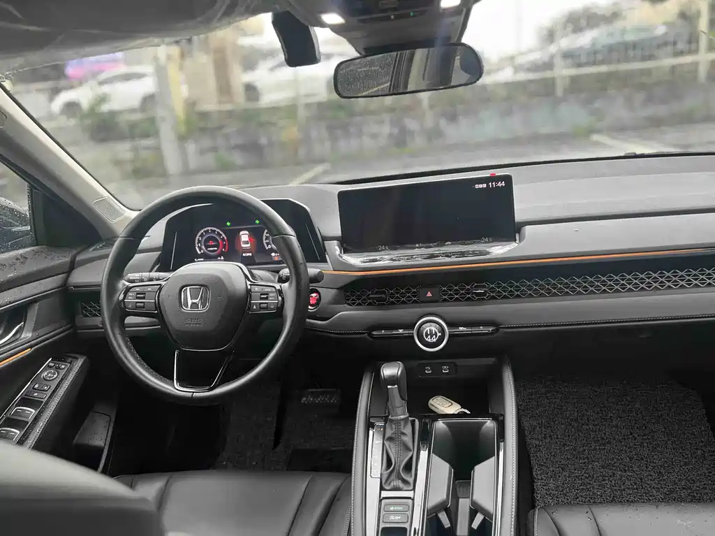 Honda Accord 2023 — фото 10