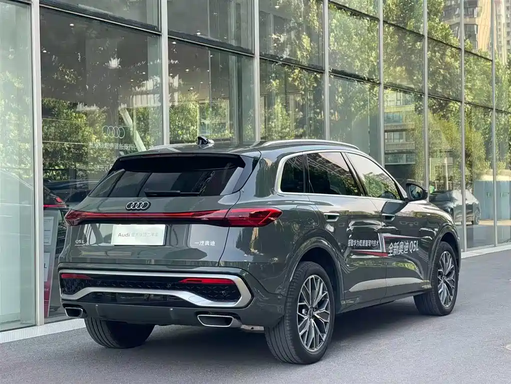 Audi Q5L 2025 — фото 5