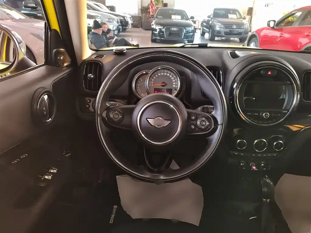 MINI Countryman 2017 — фото 10