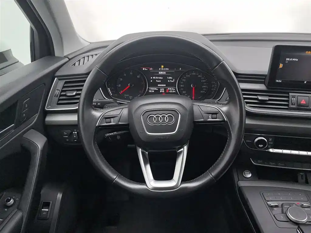 Audi Q5L 2019 — фото 11