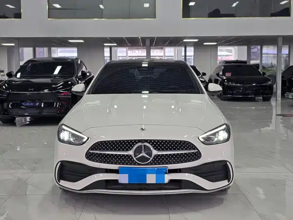 Mercedes-Benz C-Class 2024