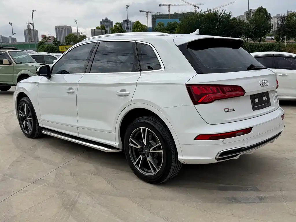 Audi Q5L 2019 — фото 6