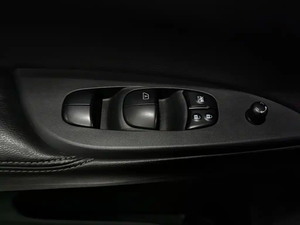 Nissan Tiida 2019 — фото 9