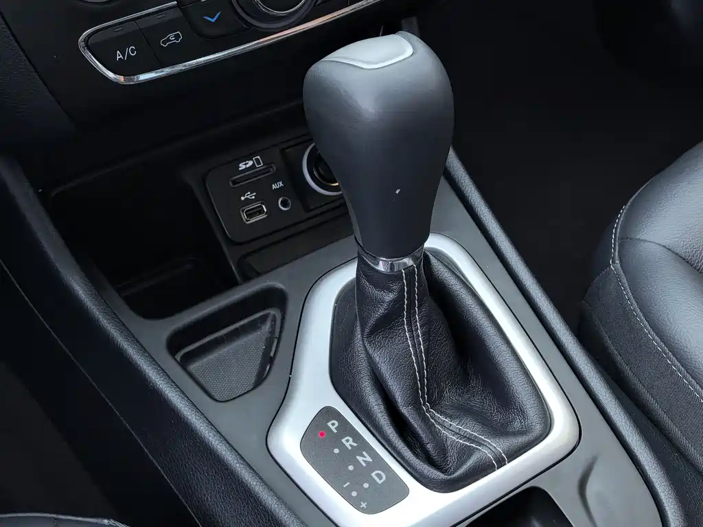 Jeep Cherokee 2021 — фото 18